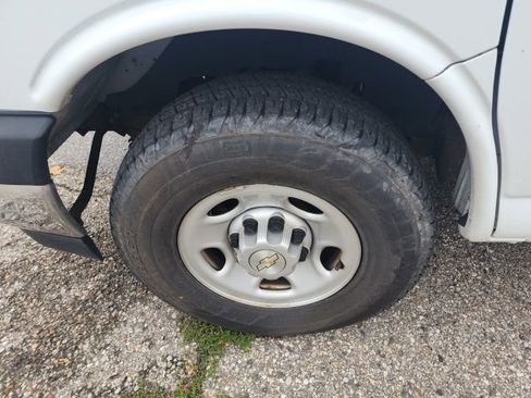 Used 2020 Chevrolet Express 2500 w/ Driver Convenience Package image 24