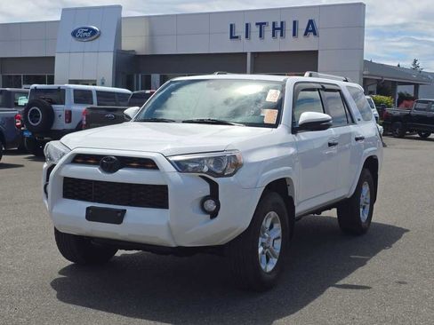 Used 2019 Toyota 4Runner SR5 Premium AWD/4WD image 1