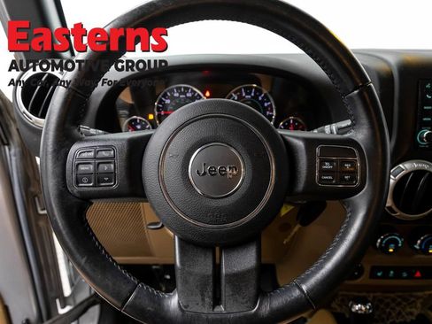 Used 2017 Jeep Wrangler Unlimited Sahara w/ Max Tow Package AWD/4WD image 10