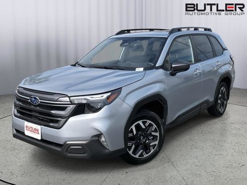 Used 2025 Subaru Forester Premium image 1