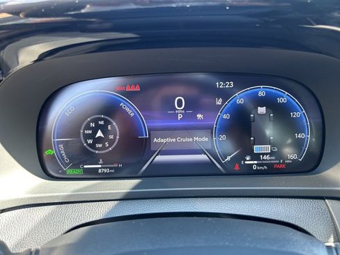 Used 2023 Toyota Crown XLE image 26