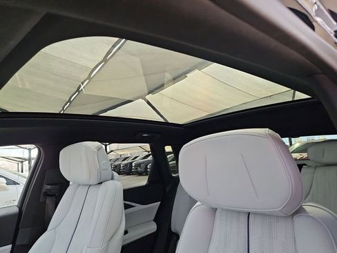 Certified 2024 Cadillac Lyriq Luxury image 8