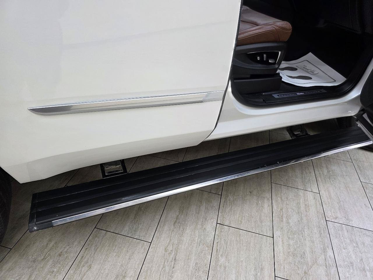 Used 2019 Cadillac Escalade Premium Luxury AWD/4WD image 44