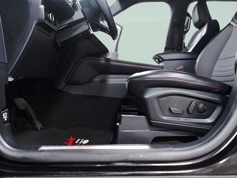 Used 2025 Ford Explorer ST-Line w/ ST-Line Street Pack image 28