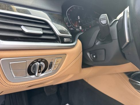 Used 2022 BMW 740i RWD image 14