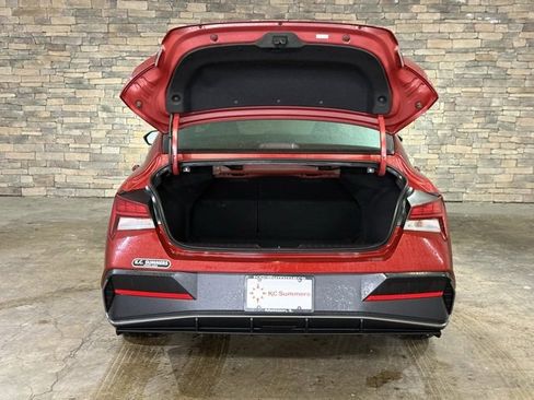 Used 2025 Hyundai Elantra SEL image 8