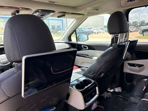 Used 2024 Kia Carnival SX Prestige FWD image 5