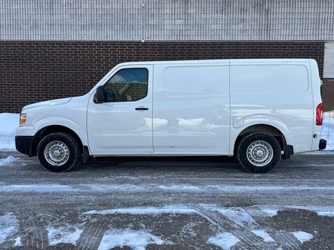 Used 2020 Nissan NV 2500 S image 24