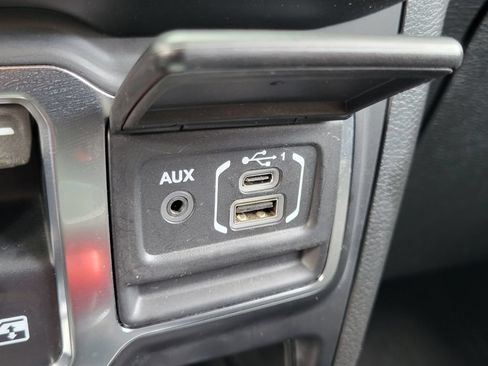 Used 2022 Jeep Wrangler Sport AWD/4WD image 10