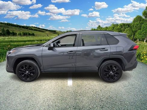 Used 2023 Toyota RAV4 XLE Premium image 4