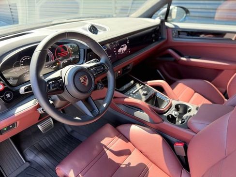 New 2025 Porsche Cayenne GTS AWD/4WD image 4