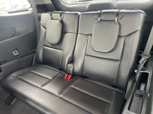 Used 2023 Ford Explorer Limited w/ Equipment Group 301A image 10