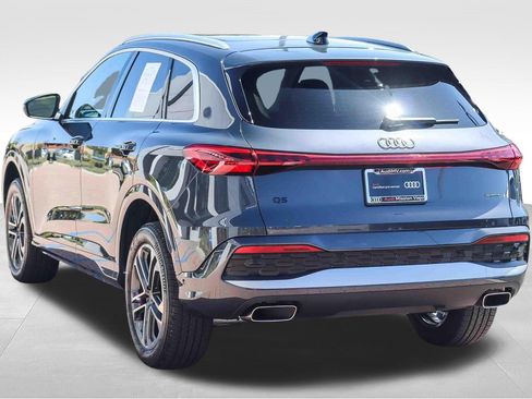Certified 2025 Audi Q5 Premium w/ Convenience Package AWD/4WD image 4