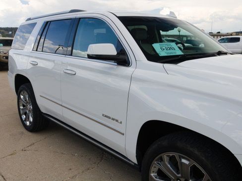 Used 2015 GMC Yukon Denali w/ Premium Package AWD/4WD image 10