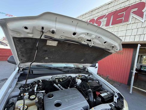 Used 2009 Ford Escape 4WD Hybrid image 79