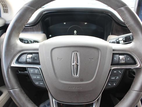 Used 2022 Lincoln Nautilus Reserve w/ Luxury Package image 15