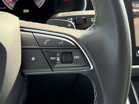 Used 2021 Audi Q8 Premium image 20