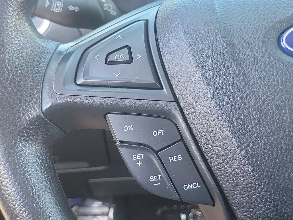 Used 2022 Ford Edge SE w/ Black Appearance Package AWD/4WD image 5