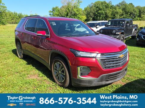 Used 2023 Chevrolet Traverse LT FWD image 1