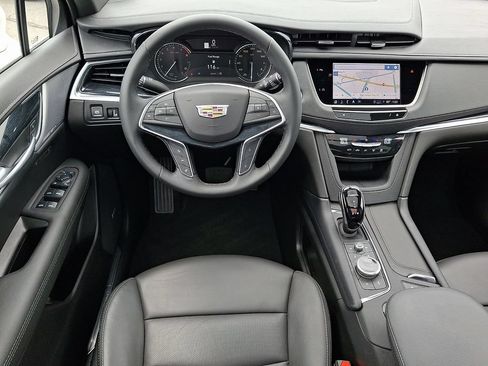 Used 2025 Cadillac XT5 Premium Luxury w/ LPO, Floor Liner Package AWD/4WD image 11