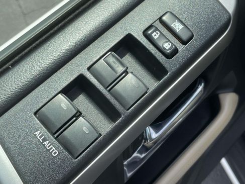 Used 2019 Toyota 4Runner SR5 Premium AWD/4WD image 17