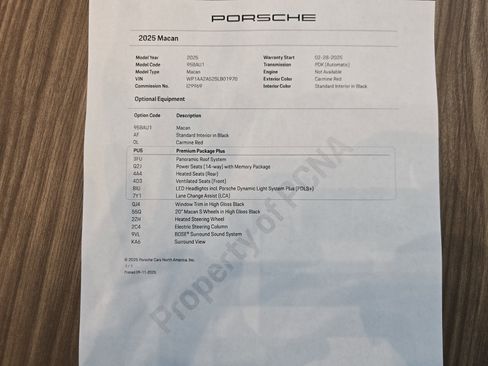 Certified 2025 Porsche Macan image 28
