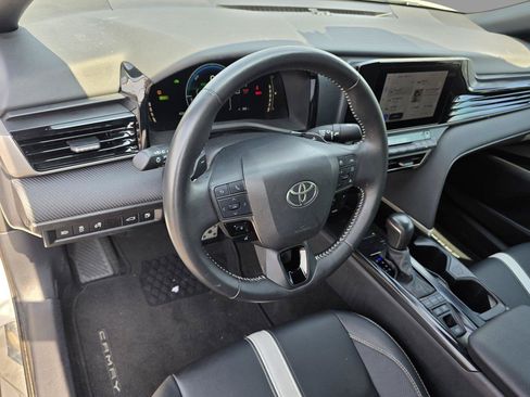 Used 2025 Toyota Camry SE w/ Convenience Package FWD image 11