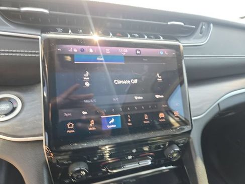Used 2021 Jeep Grand Cherokee L Limited RWD image 13