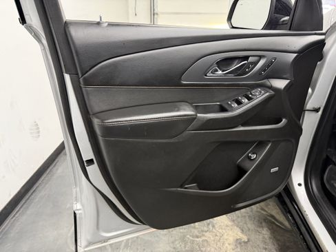 Used 2021 Chevrolet Traverse Premier w/ Redline Edition image 12
