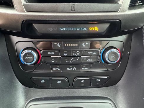 Used 2022 Ford Transit Connect XLT FWD image 34