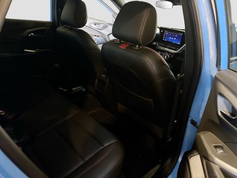 Used 2024 Chevrolet Trax RS w/ Sunroof Package FWD image 23