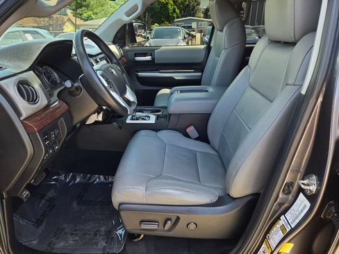 Used 2015 Toyota Tundra Limited w/ Limited Premium Package AWD/4WD image 18