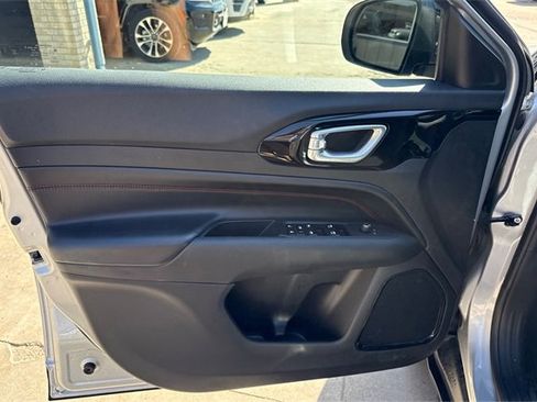 Used 2024 Jeep Compass Trailhawk image 19