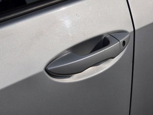 Used 2017 Toyota Corolla LE FWD image 36