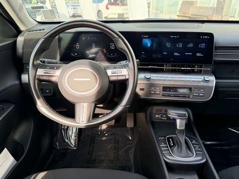 Used 2024 Hyundai Kona SEL image 11
