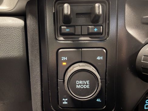 Used 2025 Ford F350 XLT w/ Black Appearance Package image 44