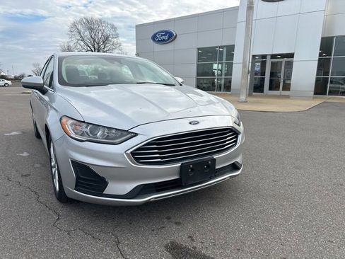 Used 2019 Ford Fusion SE image 5