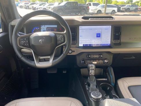 Used 2024 Ford Bronco Wildtrak image 8