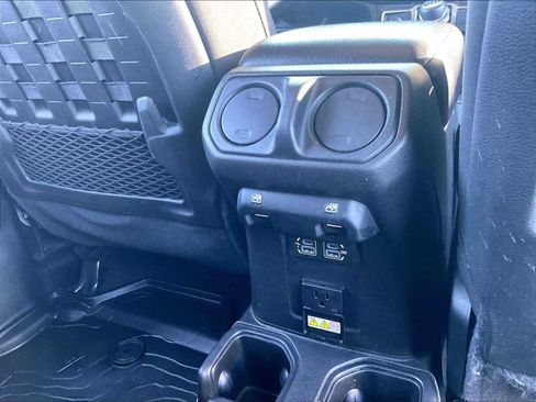 Used 2020 Jeep Wrangler Unlimited Rubicon AWD/4WD image 34