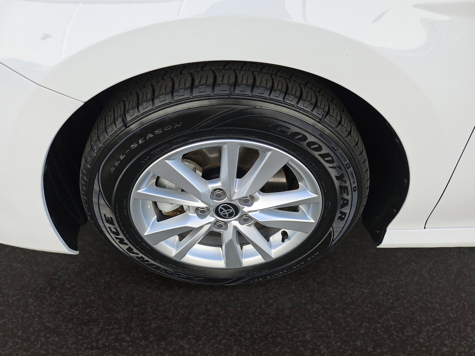 Used 2025 Toyota Camry LE FWD image 40