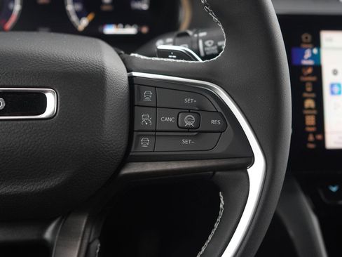 New 2026 Jeep Grand Cherokee Altitude image 16