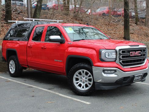 Used 2016 GMC Sierra 1500 SLE w/ SLE Value Package image 4