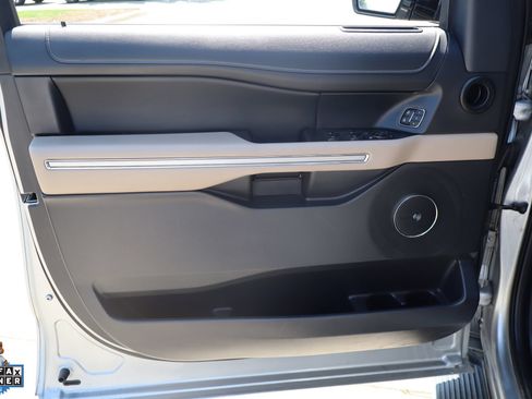 Used 2023 Ford Expedition Limited RWD image 12