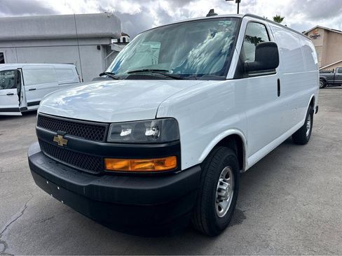 Used 2021 Chevrolet Express 2500 RWD image 4