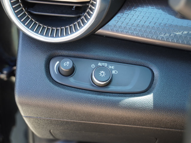 Used 2024 Chevrolet Trax ACTIV w/ Sunroof Package FWD image 22