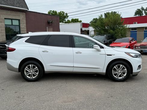 Used 2020 Buick Enclave Essence w/ Sound and Sites Package AWD/4WD image 4