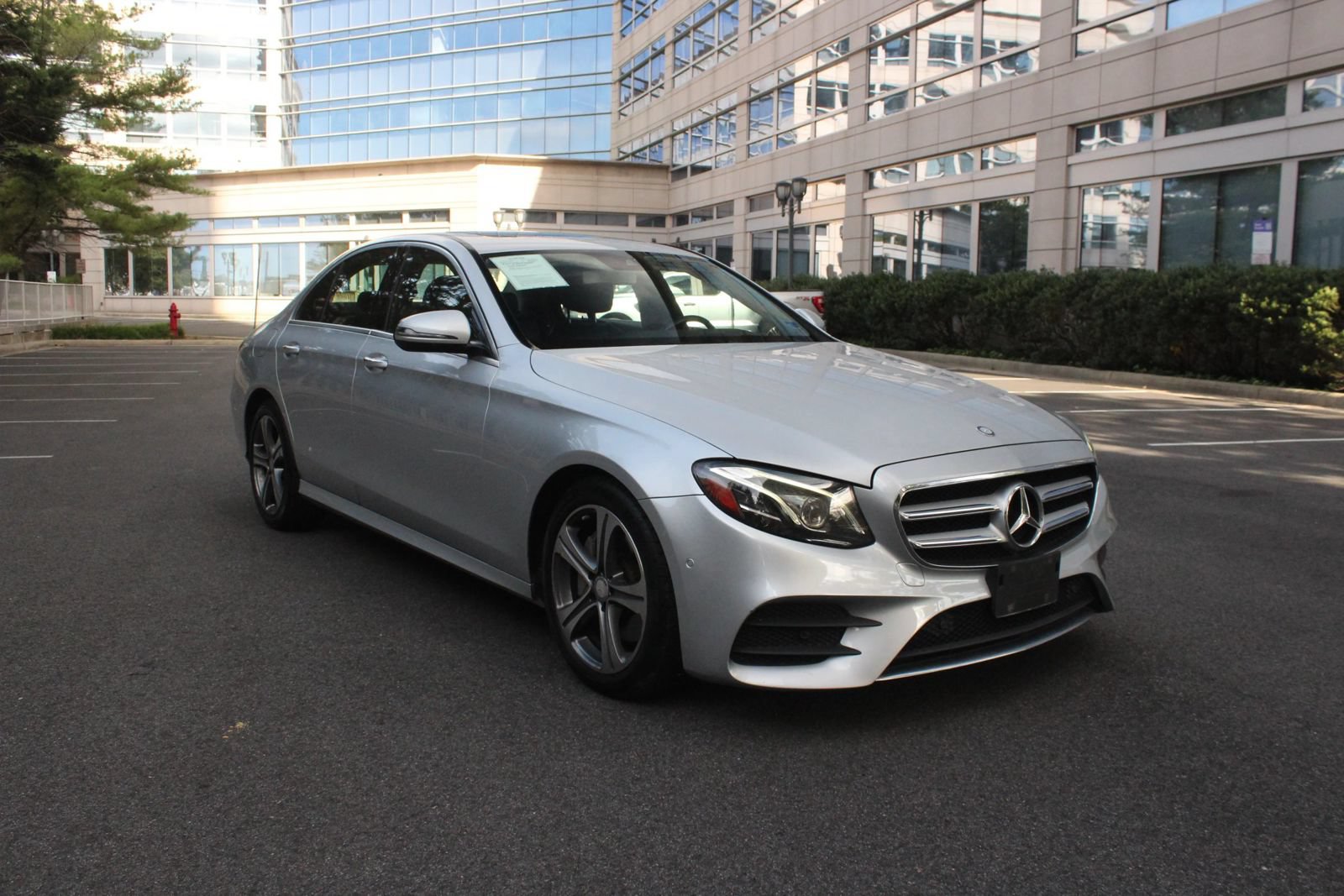 Used 2017 Mercedes-Benz E 300 4MATIC image 1