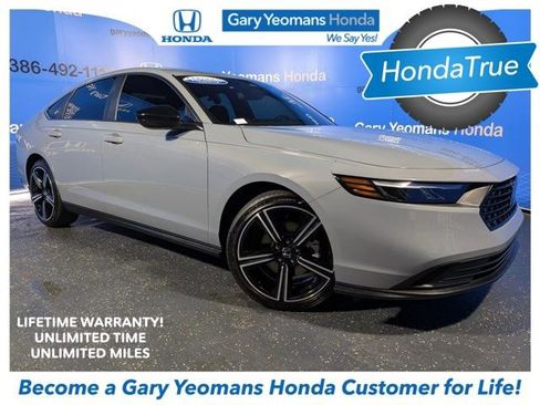 Used 2025 Honda Accord Sport image 1