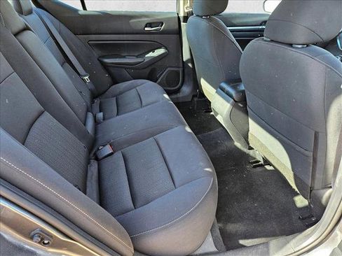 Used 2022 Nissan Altima 2.5 SV image 19