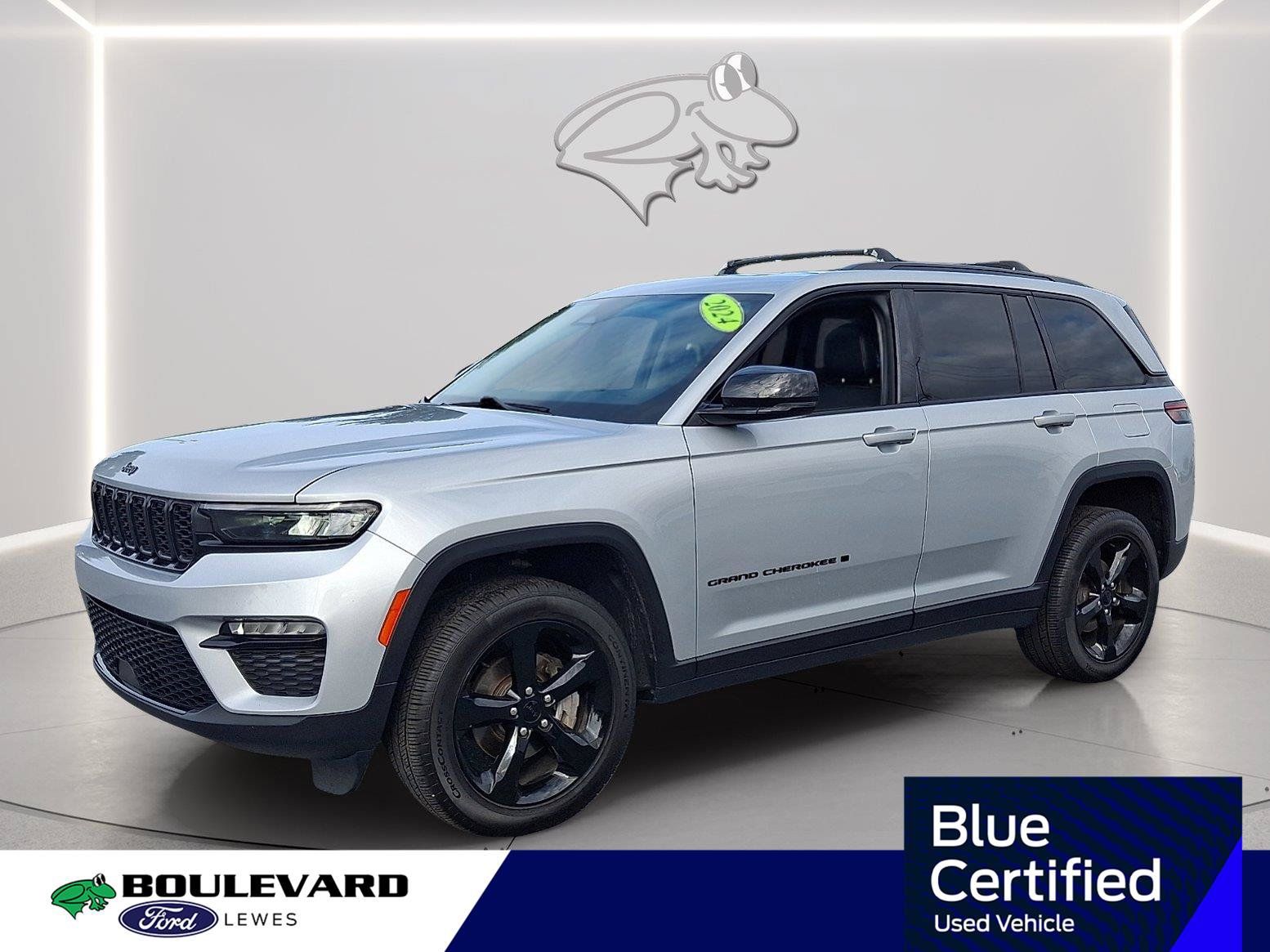 Used 2024 Jeep Grand Cherokee Limited w/ Black Appearance Package AWD/4WD image 1